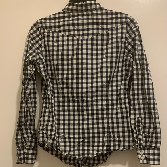 Juniors snap button plaid top size medium - Picture 3 of 4